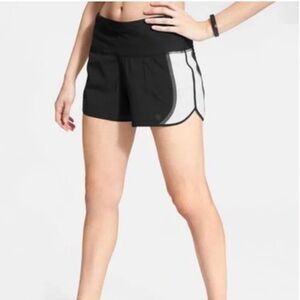 Athleta High Rise Acceleration Short Size Medium